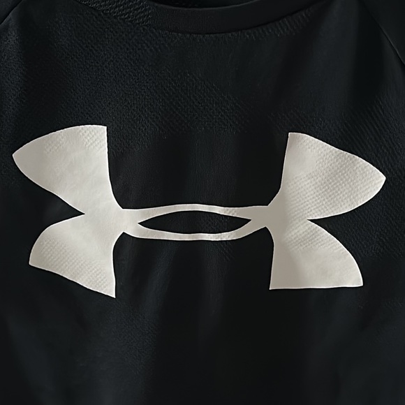 Under Armor Black Youth Short Sleeve shirt Soft Lightweight - Picture 2 of 4